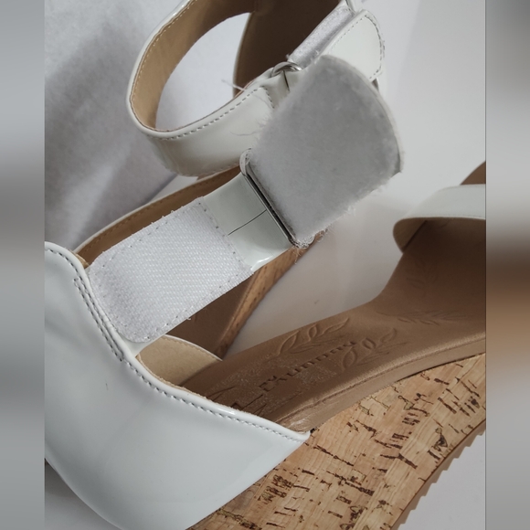 CL By Laumory Leather Cork Wedge Sandals (Patent White) Size 9/40 - Picture 5 of 7